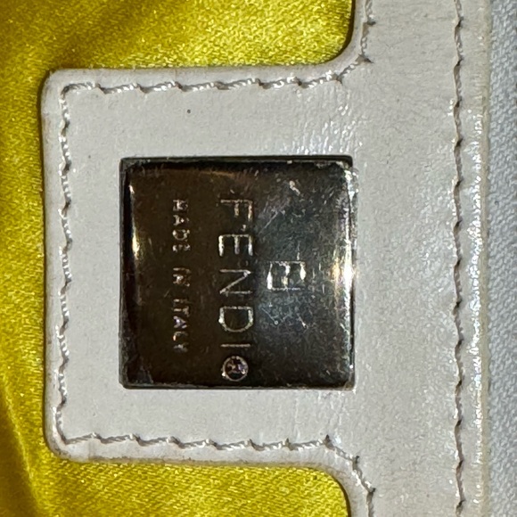 Fendi Baguette with fringe - Picture 2 of 7